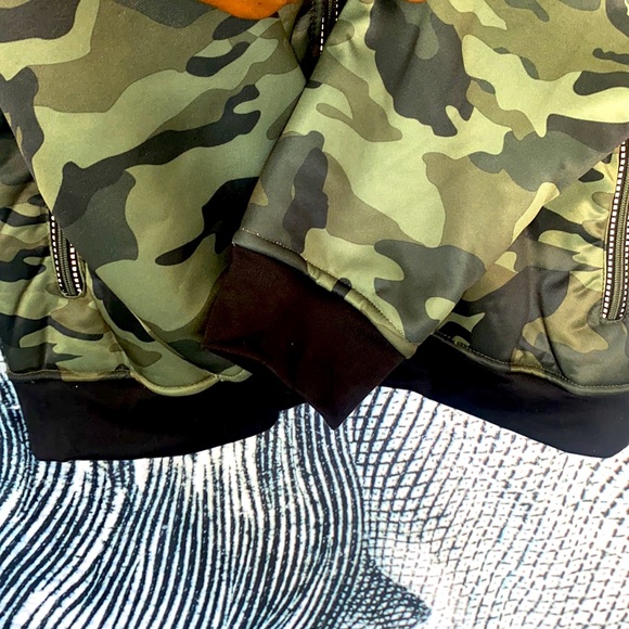 AKADEMIKS 2piece Sherpa Lined Camouflage Jacket and Pants Sz:XL New Seasons In - Picture 5 of 9